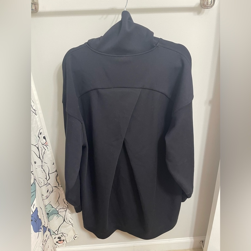 Lululemon Athletica Black Active Turtleneck Sweater in size USW 12